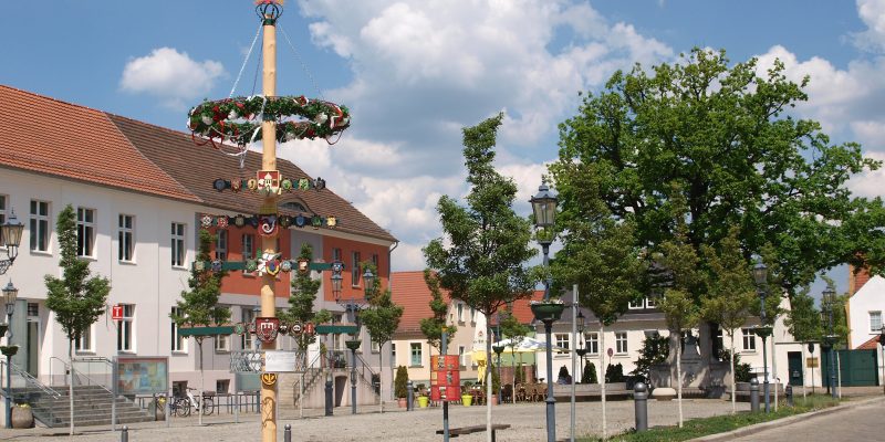 Aufstellen des Maibaumes @ Marktplatz