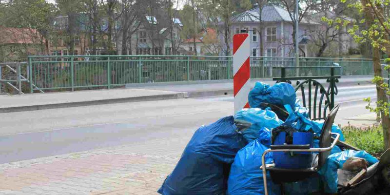 Damit die Frühlingsstimmung in Kleinmachnow nicht durch Müll und Unrat im Bannwald oder am Teltowkanal getrübt wird, findet am 14. April wieder der große Frühjahrsputz im Ort statt.