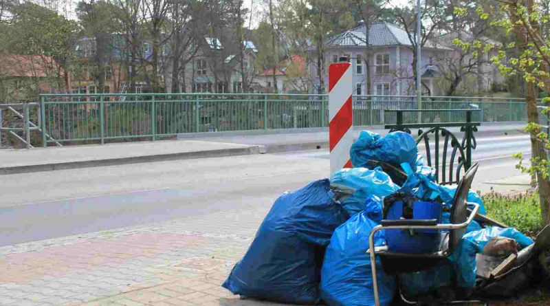 Damit die Frühlingsstimmung in Kleinmachnow nicht durch Müll und Unrat im Bannwald oder am Teltowkanal getrübt wird, findet am 14. April wieder der große Frühjahrsputz im Ort statt.