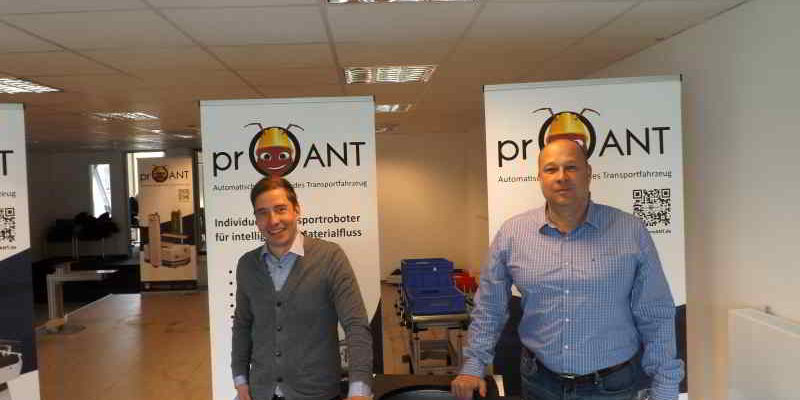 Dr. Andre Schmiljun und Torsten Gast (re.) der Firma Insystems in Berlin-Adlershof