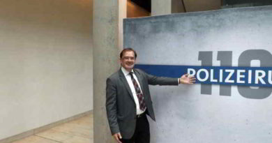 Jörg Vogelsänger (SPD), Brandenburger Jörg Vogelsänger (SPD), Brandenburger Landwirtschaftsminister und Polizeiruf 110 Logo