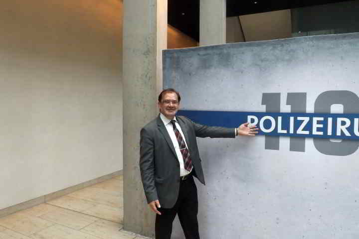 Jörg Vogelsänger (SPD), Brandenburger Jörg Vogelsänger (SPD), Brandenburger Landwirtschaftsminister und Polizeiruf 110 Logo