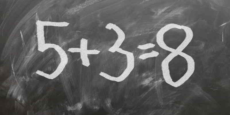 Jeden Mittwoch um 15:30 Uhr wird im Mathecafé in der Mädchenzukunftswerkstatt in Teltow der Stoff der 7. und 8. Klassen geübt. Interessierte sollten sich aber immer vorher erkundigen, ob es gerade freie Plätze gibt.
