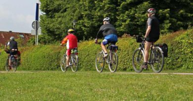 Mit einer Radtour will der Verein „Teltow ohne Grenzen" am 4. Juli die Strecke von 431 Kilometer in die Partnerstadt Ahlen überwinden und pünktlch zum dortigen Stadtfest ankommen. Start ist um 08:00 Uhr auf dem Marktplatz. Teltows Bürgermeister Thomas Schmidt hat bereits seine Teilnahme zugesagt.