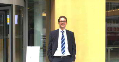 Der Pankower FDP-Parlamentarier Florian Swyter wird an seinem Arbeitsplatz, der BDA, vorgestellt.