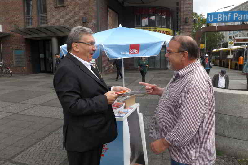 Der Stadtteiltag von Parlamentspräsident Ralf Wieland (SPD) wird beschrieben.