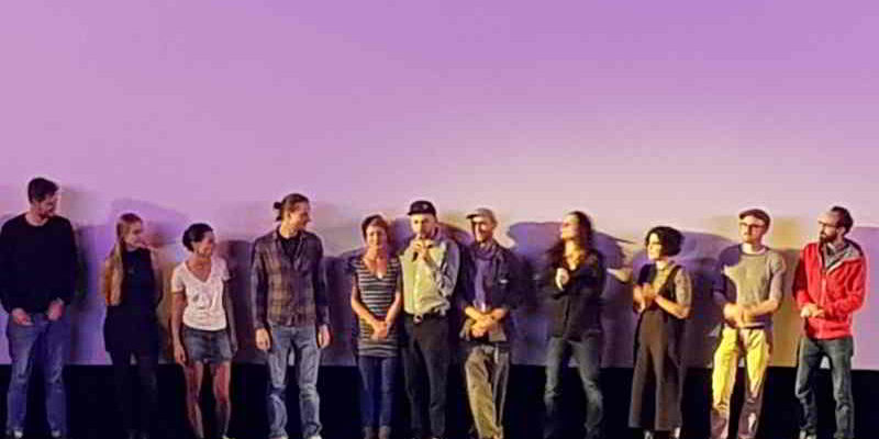 Am 21. September fand in Berlin-Neukölln die Kiezpremiere von Tom Lass‘ Filmkomödie BLIND & HÄSSLICH statt. Der Regisseur und sein Filmteam waren gemeinsam vor Ort.