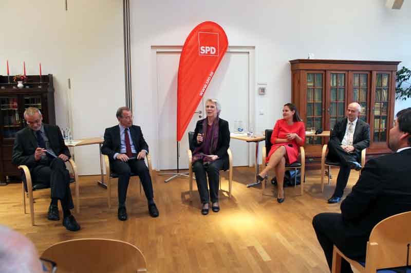 Zu einer Gesprächsrunde mit dem ehemaligen SPD-Parteivorsitzenden Franz Müntefering hatte am 6. September der Ortsverein der SPD Teltow geladen.