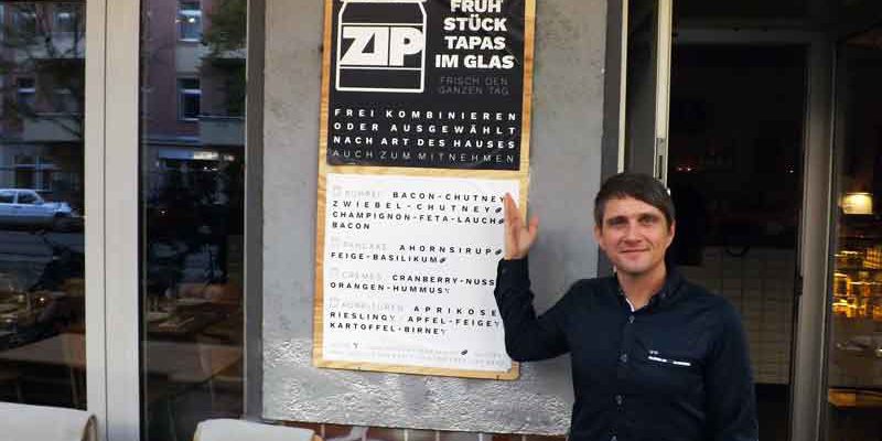 Herzhafte und süße Gerichte aus dem Glas sind Trend. Nun gibt es in Berlin ein Restaurant, das seine Speisen im Glas serviert: das ZIP in Neukölln.