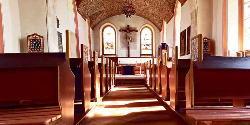 Heiligabend lädt die St. Andreaskirche um 22:00 Uhr zum Konzert „Musik zur Christnacht“, wo mit einem Mix aus Sologesang, Chor und Instrumenten die Geburt Jesu gefeiert wird