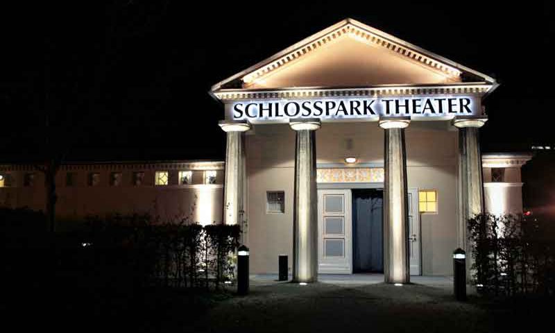 Die Berliner Theaterlandschaft soll bunt bleiben, findet Florian Kluckert, Politiker im Berliner Abgeordnetenhaus. Damit Schlosspark Theater & Co. auch in den kommenden Jahren spielbereit bleiben, steht der Senat in der Pflicht.