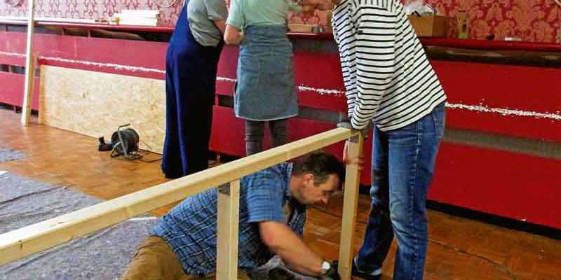 Am 1. März 2018 tritt das Kammertheater Kleinmachnow mit dem Stück Spiels nochmal Sam zum ersten Mal in den Neuen Kammerspielen auf.
