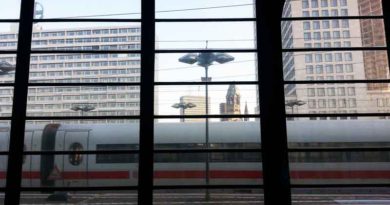 Nach dem Brand an Silvester halten seit dem 1. Februar 2018 wieder Regional- und Fernzüge am Bahnhof Zoologischer Garten.