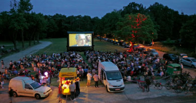 In diesem Jahr haben die Bürgermeister von Teltow, Kleinmachnow und Stahnsdorf die Filme für den 7. Interkommunalen Kinosommer ausgewählt. Dabei haben sie viel Humor bewiesen.