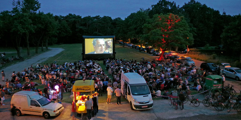 In diesem Jahr haben die Bürgermeister von Teltow, Kleinmachnow und Stahnsdorf die Filme für den 7. Interkommunalen Kinosommer ausgewählt. Dabei haben sie viel Humor bewiesen.