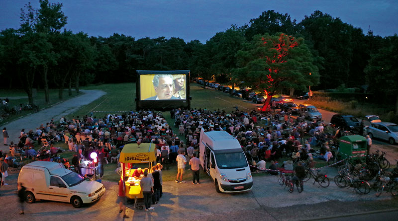 In diesem Jahr haben die Bürgermeister von Teltow, Kleinmachnow und Stahnsdorf die Filme für den 7. Interkommunalen Kinosommer ausgewählt. Dabei haben sie viel Humor bewiesen.