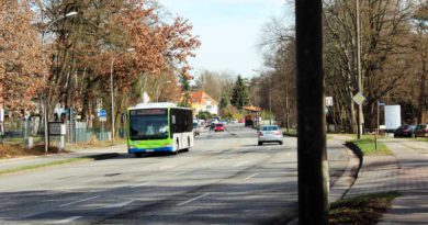 Am 27. Juni veranstalten die beteiligten Behörden und Firmen einen Informationsabend zum Umbau der Kreisstraße 6960/ Potsdamer Allee in der Aula der Zille-Grundschule in Stahnsdorf.