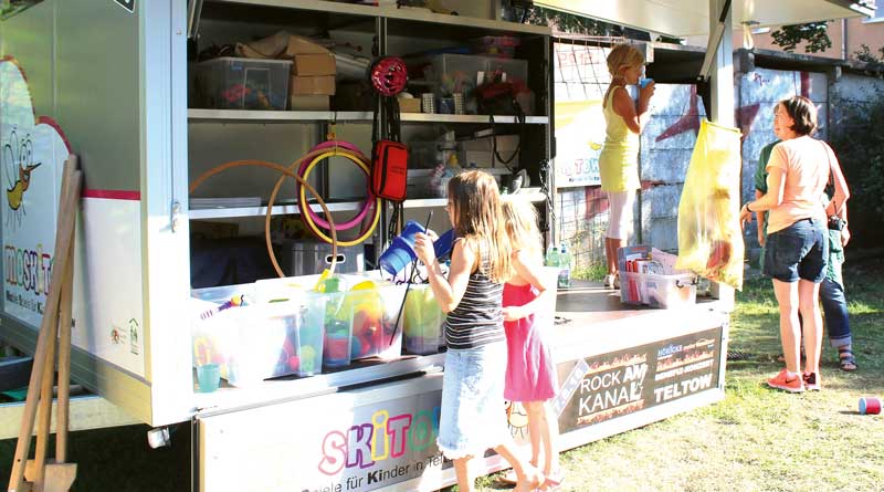 Ab 30. Juli startet das Spielmobil Moskitow wieder seine Tour durch Teltow. Bis zum 17. August sind Mitarbeiter des Philantow auf den Spielplätzen in der ganzen Stadt unterwegs. Ausgestattet ist das Moskitow mit Spielgeräten aller Art.