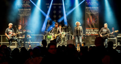 Das Benefizkonzert „Rock am Kanal“ findet am Samstag, 1. September, wieder auf dem Parkplatz Zehlendorfer Straße/Ecke Zeppelinufer in Teltow statt. Sieben Bands rocken von 15 bis 24 Uhr die Bühne.