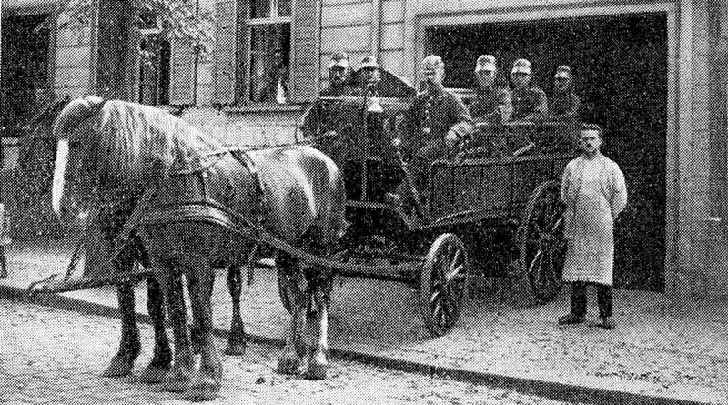 Die Feuerwehr der Stadt Teltow feiert im kommenden Jahr ihr 130-jähriges Bestehen. Aus diesem Anlass wird es eine Ausstellung und verschiedene Veranstaltungen geben. Gesucht werden hierfür historische Dokumente, Fotos und sonstige Zeitzeugenberichte, die das Thema Feuerwehr Teltow beinhalten.