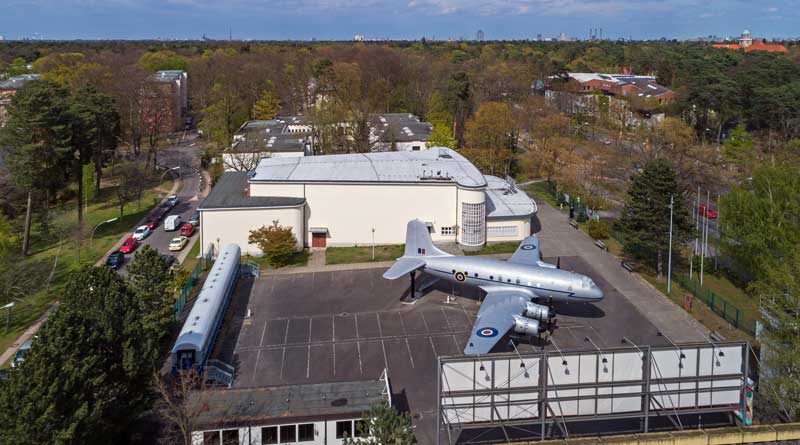 Cerstin Richter-Kotowski, Bezirksbürgermeisterin von Steglitz-Zehlendorf, macht am 20. Oktober zu ihrem vierten und letzten Kiezspaziergang in diesem Jahr. Unter dem Motto „Amerikaner im Berliner Südwesten“ geht es ab 10:00 Uhr rund um das Alliertenmuseum.