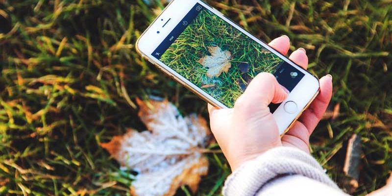 Aufgrund der großen Beliebtheit ihrer Smartphone-Kurse bietet die Akademie 2. Lebenshälfte im Oktober zwei parallele Kurse an. Ein Kurs findet am Vormittag am neuen Standort in Teltow statt, der andere Kurs am Nachmittag im SenVital Kleinmachnow.