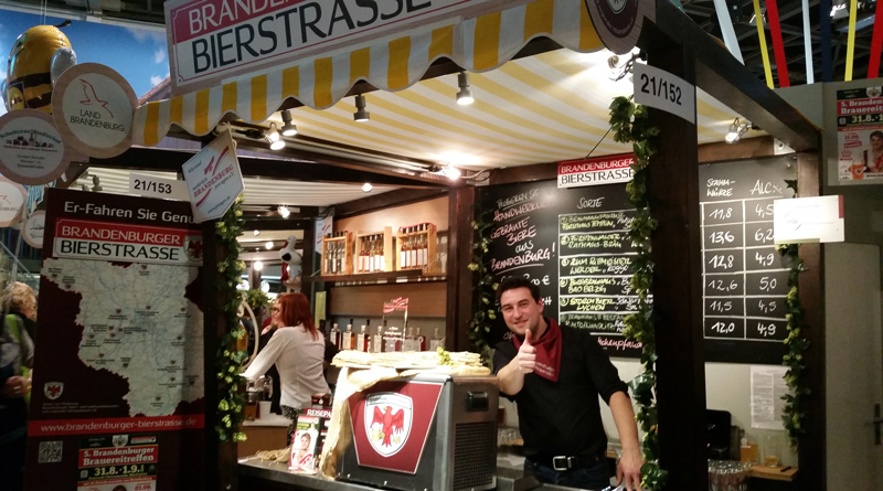 Bei der Internationalen Grünen Woche (IGW) können Besucherinnen und Besucher noch bis zum 27. Januar durch die zahlreichen Messehallen laufen und Produkte aus aller Welt probieren. Neben Angeboten aus dem fernen Asien, aus Nordamerika oder von der Nordseeküste werden in diesem Jahr auch Produkte aus dem Bezirk Steglitz-Zehlendorf präsentiert, genauer aus der Goerzallee in Lichterfelde.