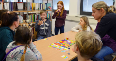 Wer bei den Lieben daheim keine Mitspieler für Monopoly & Co. findet, ist am 01. März um 18:30 Uhr in die Gemeindebibliothek im Rathaus Kleinmachnow eingeladen. Dort findet der zweite Spieleabend der Bibliothek. Waren beim ersten die Kinder dran, ist er dieses Mal nur für die Großen (junge Leute und Erwachsene).