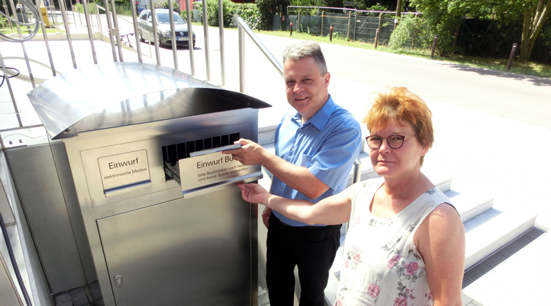 Völlig unabhängig von Tag und Uhrzeit können die gut 1000 Bibliotheksnutzer in der Gemeinde Stahnsdorf ab sofort ihre entliehenen Medien zurückgeben