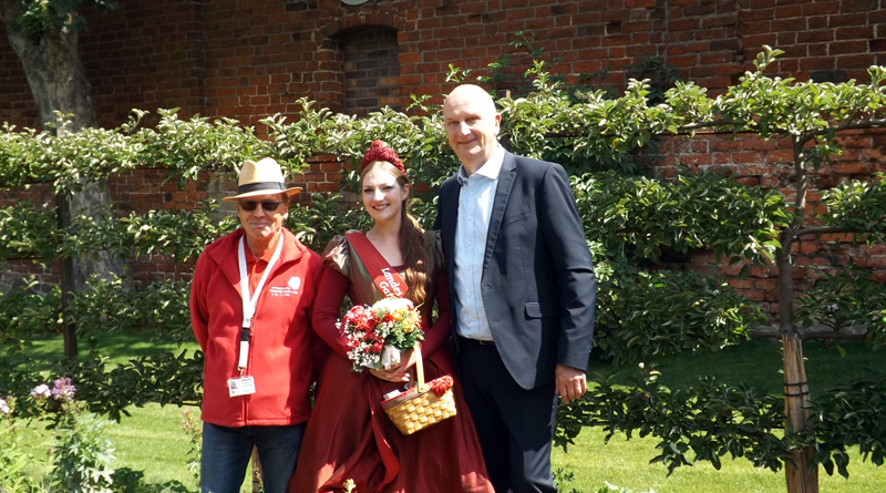 Wer kann die touristischen Schönheiten Brandenburgs besser vorstellen als der Landesvater? Ministerpräsident Dietmar Woidke (SPD) besuchte am 17. Juli im Rahmen seiner jährlichen Sommer-Tourismus-Pressefahrt Wittstock und die Kyritz-Ruppiner Heide.