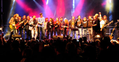 Das 7. Benefizfestival Rock am Kanal bringt am 31. August sieben Bands auf die Bühne, davon zwei aus den Niederlanden. Und wie immer kommt der Erlös Kindern und Jugendlichen aus der Region zu Gute. Die gesammelten Spenden werden weitergeleitet für den guten Zweck.