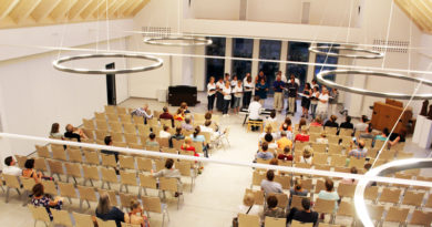 Ein Benefizkonzert am kommenden Sonntag, den 18. August, um 17 Uhr, in der Neuen Kirche im Zehlendorfer Damm 211 soll der Evangelischen Kirchengemeinde Kleinmachnow Spenden für die neue Orgel einbringen.