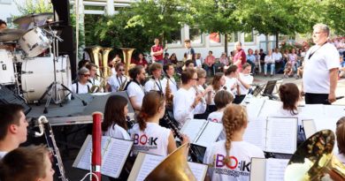 Wenn das Jugendblasorchester der Kreismusikschule Potsdam-Mittelmark sein Jahreskonzert in der Stahnsdorfer Heinrich-Zille-Grundschule gibt, ist das gleichzeitig auch der Startschuss für den Beginn des neuen Schuljahres. Am kommenden Samstag ist es wieder soweit.