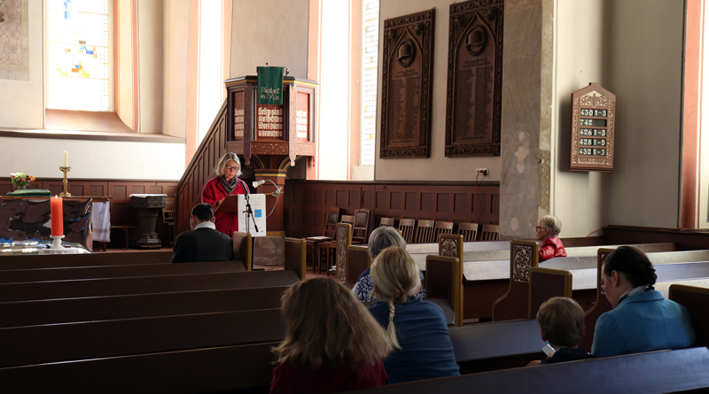 Am Eröffnungswochenende der Interkulturellen Woche 2019 initiierte Martin Bindemann, Diakon der evangelischen Kirchengemeinde St. Andreas in Teltow, eine Lesung aus dem Buch „Todesursache: Flucht – Eine unvollständige Liste“. Bürger aus der TKS-Region lasen aus Essays, Berichte vom Überleben und aus der mehr als 300 Seiten umfassenden Liste des Buches - und das 24 Stunden lang.