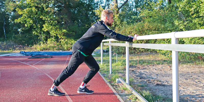 Vor drei Jahren tauschte Felix Krüsemann die Fußballtöppen endgültig gegen Spikes. Im November startet der 18-Jährige des RSV Eintracht 1949 nun für Deutschland bei den Weltmeisterschaften der Paraathleten über 1500 Meter in Dubai. Und will ganz nebenbei die Norm für die Paralympics in Tokio laufen.