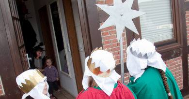 Im Januar sind die Sternsinger wieder im Auftrag des Friedens unterwegs. Auch die Evangelische Kirchengemeinde Kleinmachnow will die Aktion unterstützen und sucht nun Kinder und Eltern, die sich beteiligen möchten. Die Vorbereitung findet im November statt.