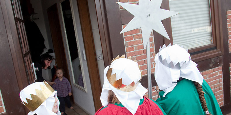 Im Januar sind die Sternsinger wieder im Auftrag des Friedens unterwegs. Auch die Evangelische Kirchengemeinde Kleinmachnow will die Aktion unterstützen und sucht nun Kinder und Eltern, die sich beteiligen möchten. Die Vorbereitung findet im November statt.