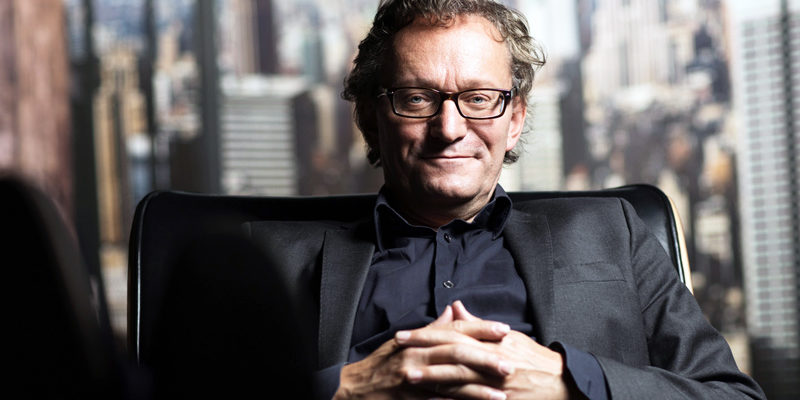 Der Kleinmachnower Kabarettist Frank Lüdecke redet am 6. und 7. Dezember im Bürgersaal über die Verhältnisse und wirft einen vergnüglichen Blick in die Seele zivilisationsgestresster Mitteleuropäer.