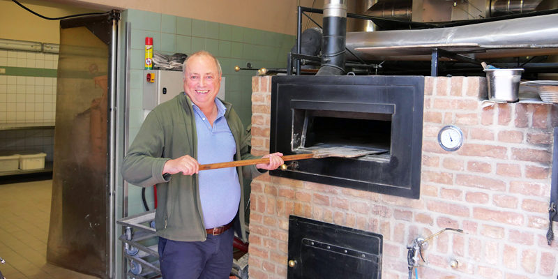 Das Aux Délices Normands in Stahnsdorf am Dorfplatz ist ein beliebter Treffpunkt. Der kreative „Kopf“ dahinter ist Didier Canet, Pâtissier, Bäcker und Koch aus der Normandie.