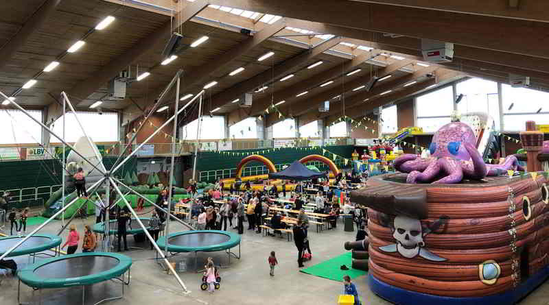 Während der Ferien zwischen den Jahren verwandelt sich die Brandenburghalle im Erlebnispark Paaren wieder in eine Indoor-Spielewelt für die ganze Familie. Vom 27. bis 30.12.2019 und vom 2. bis 5. Januar 2020 jeweils von 10 bis 17 Uhr finden dort die Family Fun Days statt.