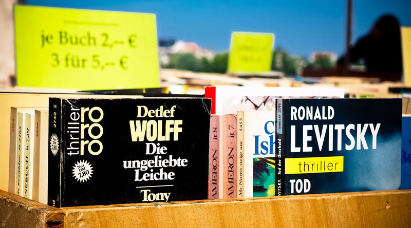 Am 18. April veranstaltet die Gemeindebibliothek ihren jährlichen Bücherbasar im Gemeindezentrum Stahnsdorf, wo Bücher und DVDs, aber auch Wolle und Stoffreste gekauft, verkauft und getauscht werden.