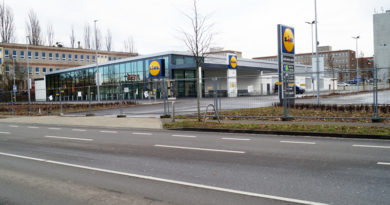 In Teltow, Kleinmachnow und Stahnsdorf buhlen zahlreiche Discounter und Supermärkte um die Gunst der Kundschaft. Darum wundern sich viele Menschen auch darüber, dass die neu erbaute Lidl-Filiale in der Oderstraße in Teltow noch immer nicht eröffnet ist. Und was passiert mit dem Real-Markt gegenüber?