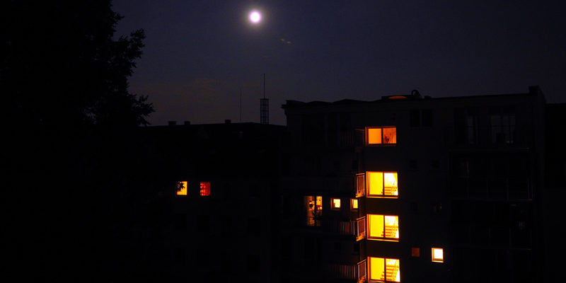 In Zeiten der Corona-Pandemie sollen Menschen nicht Gefahr laufen ihre Wohnung zu verlieren oder ohne Strom und Gas zu leben. Daher haben die Amtsgerichte den Gerichtsvollzieherinnen und Gerichtsvollziehern der Stadt vorgegeben, aktuell auf die Vollstreckung von Wohnungsräumungen und Zählersperren zu verzichten.