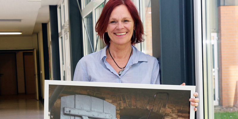 Seit 29 Jahren arbeitet Ulrike Luther im Helios Klinikum Emil von Behring. Als Geschenk erhielt die Hobbyfotografin die Möglichkeit, ihre eigenen Bilder in einer Ausstellung in der Klinikgalerie zu präsentieren. Wegen des Coronavirus muss die Vernissage ausfallen, doch Luthers Chef hat sich eine Überraschung ausgedacht.