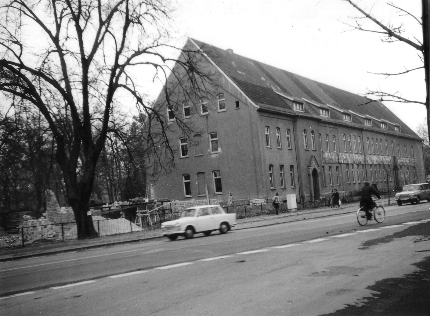 Bürgelschule6 - Teltower Stadtblatt-Verlag