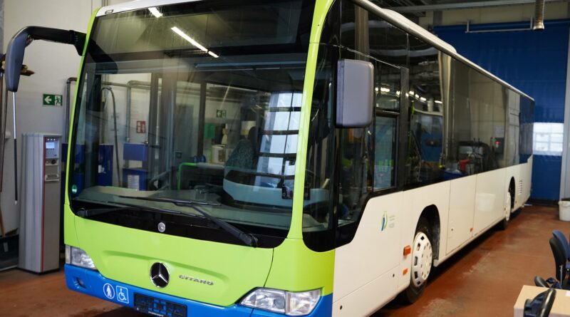 Teltow übergibt Linienbus an ukrainische Partnerstadt Chotyn