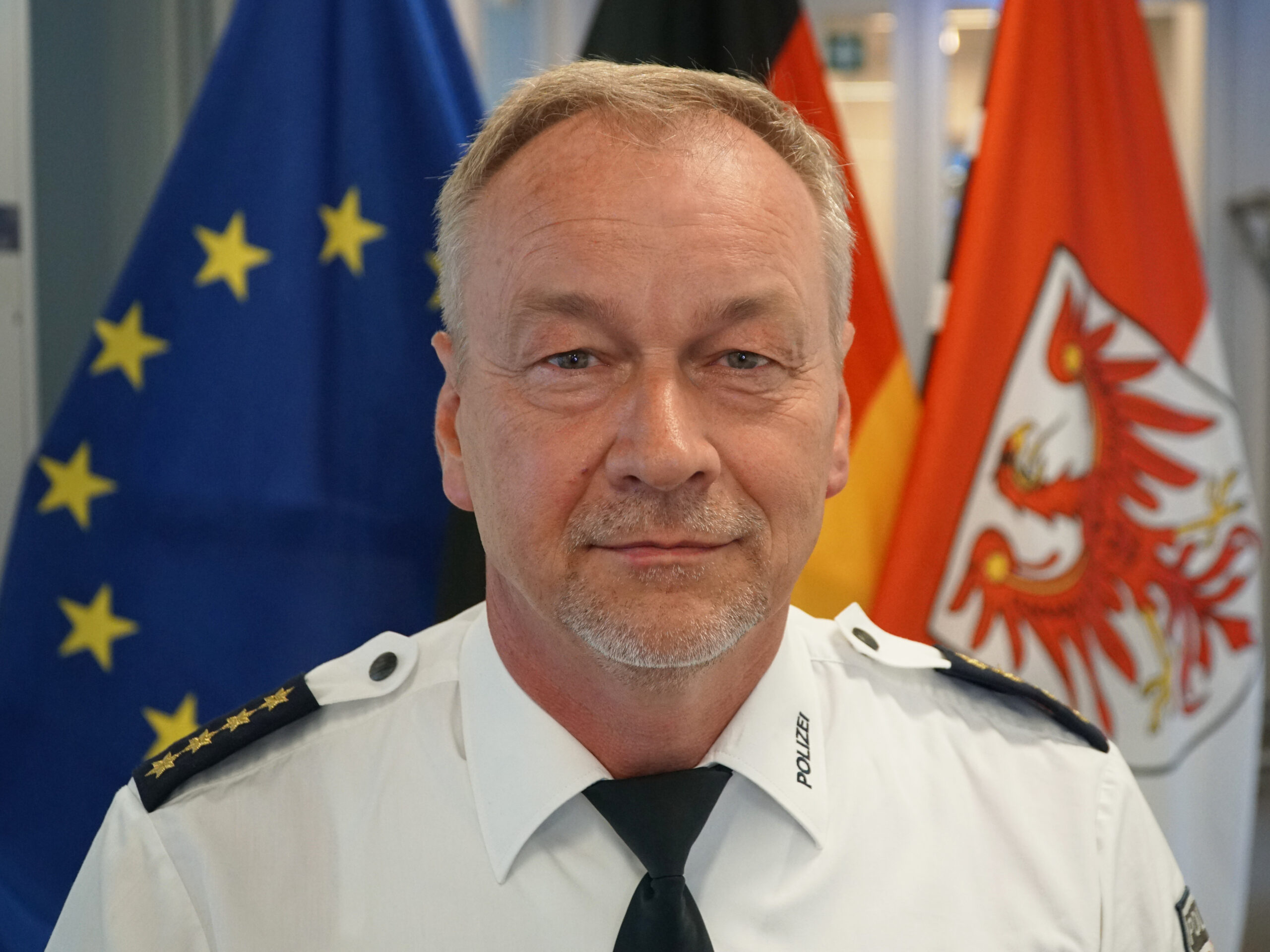 Neuer Leiter der Polizeidirektion West - Teltower Stadtblatt-Verlag