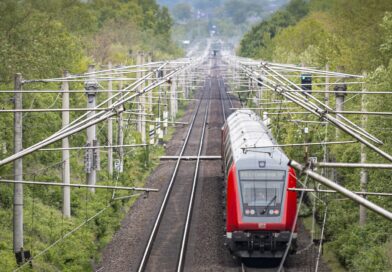 Zwei Jahre Deutschland-Ticket: Mehr Menschen nutzen dauerhaft Bus und Bahn