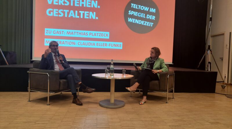 SPD-Bürgermeister-Kandidatin Claudia Eller-Funke im Gespräch mit Matthias Platzeck