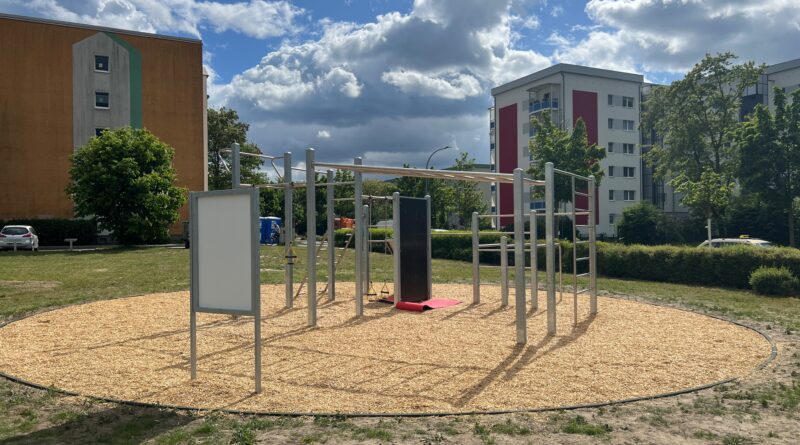 Teltow eröffnet Calisthenics-Anlage vor dem Jugendtreff